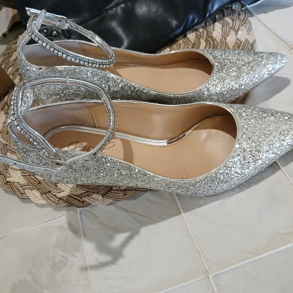 Jewel Badgley Mischka Silver Glitter Heels